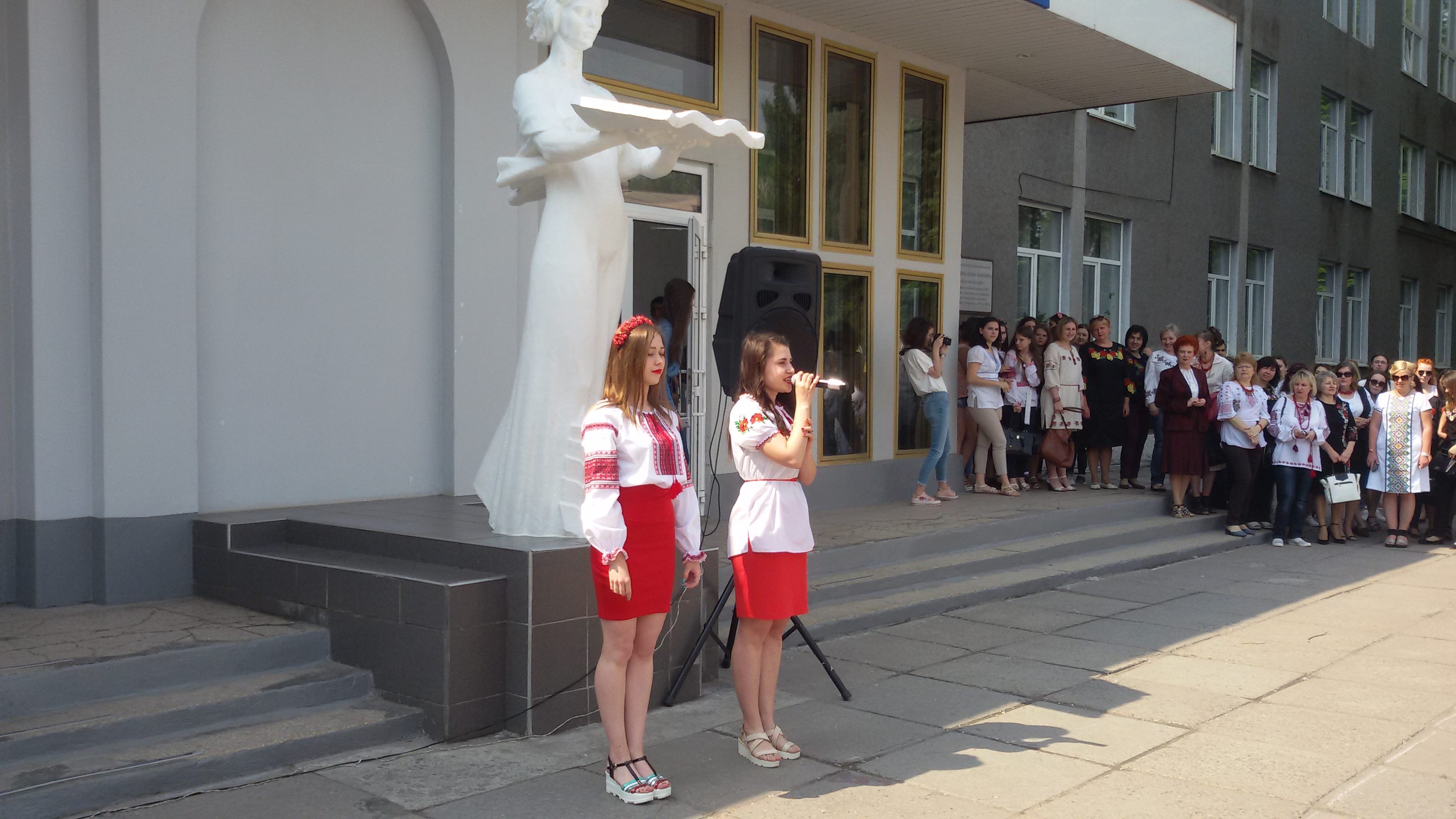 32740911 1653660854754235 223464189178413056 n