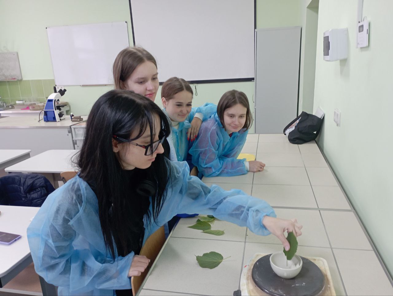 photo 5399920798120146855 y