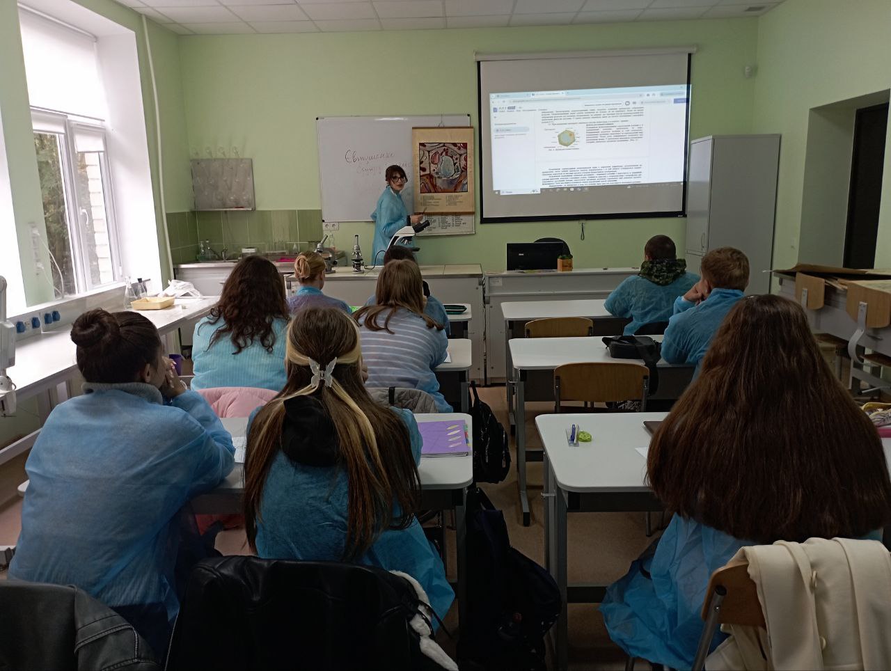 photo 5399920798120146867 y