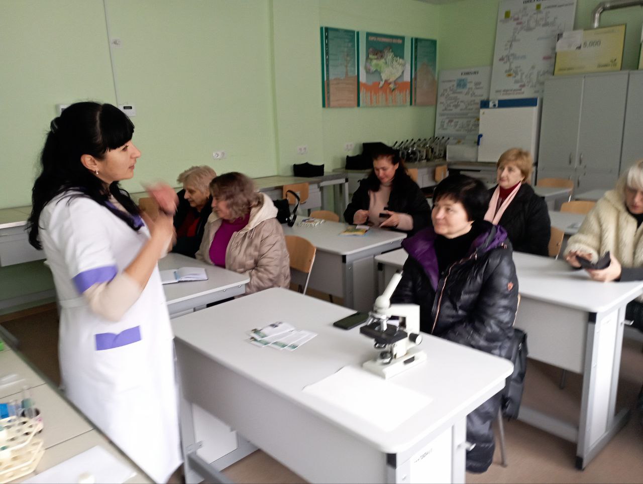 photo 5283105358484278173 y