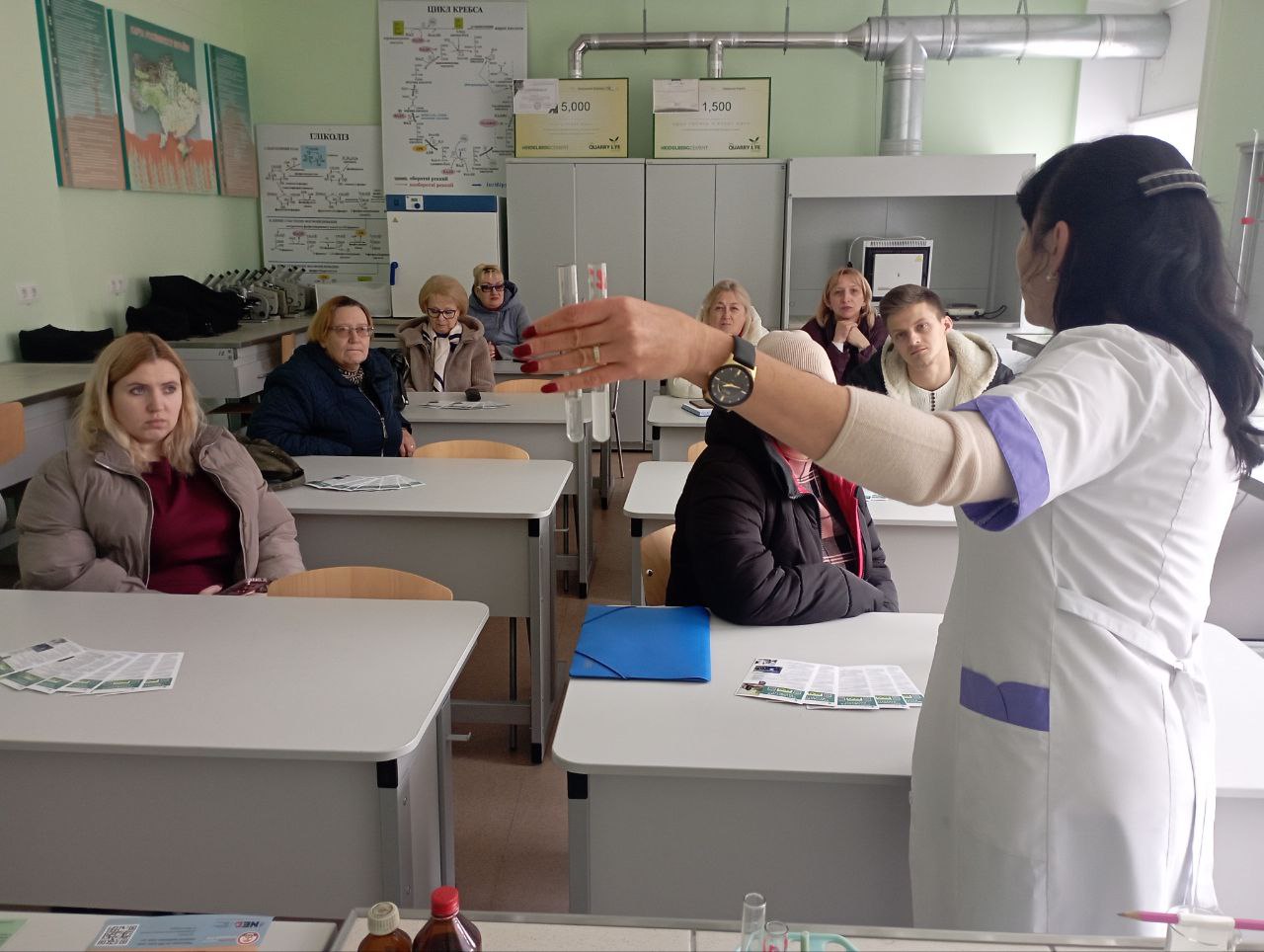 photo 5283105358484278177 y