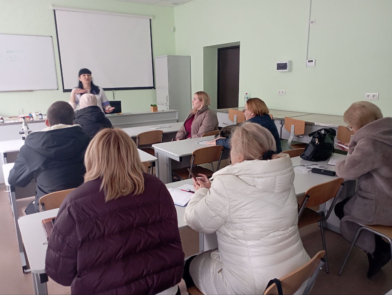 photo 5283105358484278180 y