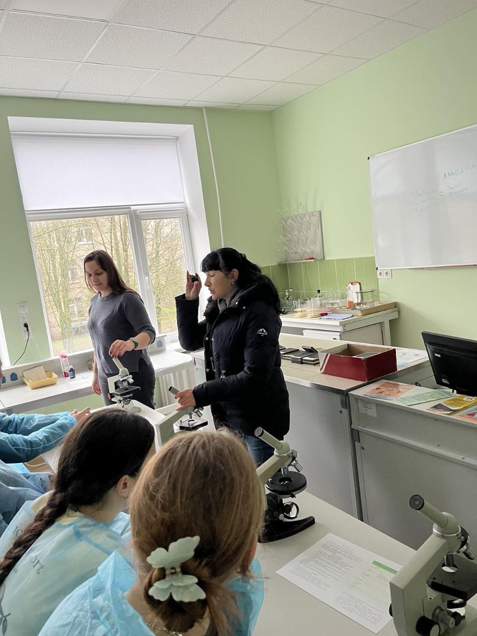 photo 5328138206546956085 y