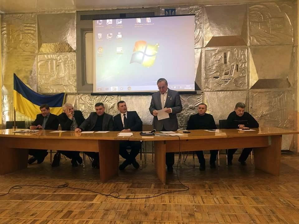 круглий стіл президія