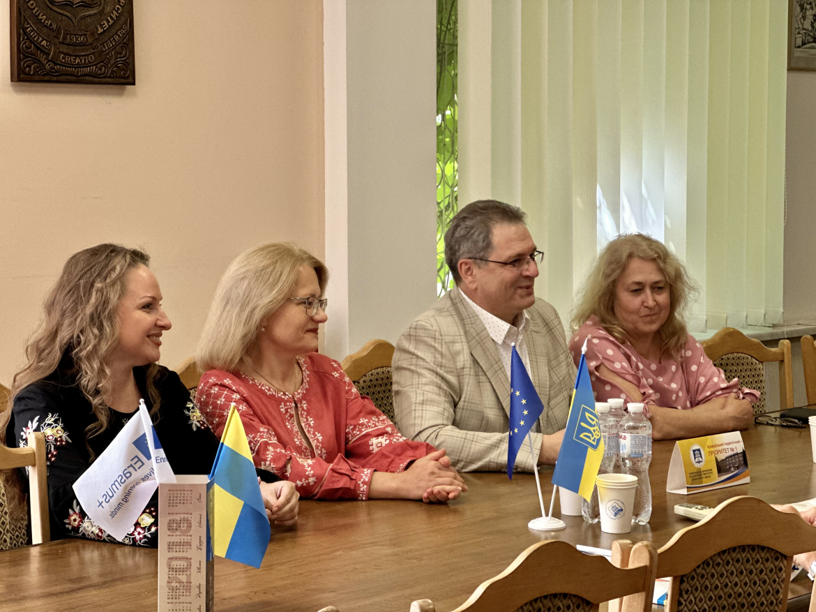 image-img-1555-20258798608-037