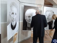 Фотовиставка "Голоси з-за океану"